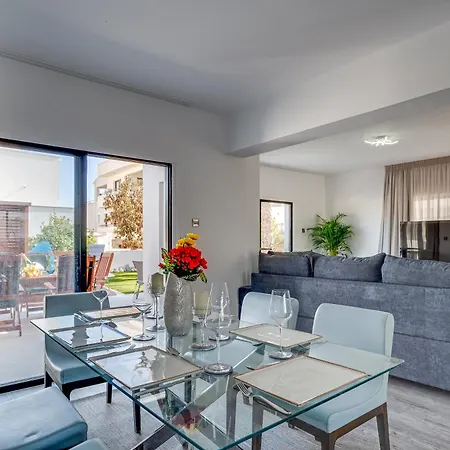 Perle Di Gio Larnaca