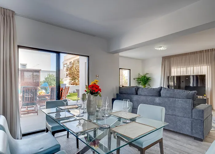 Perle Di Gio Ларнака